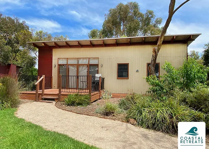 The Purple Hen Hideaway Ramada Resort