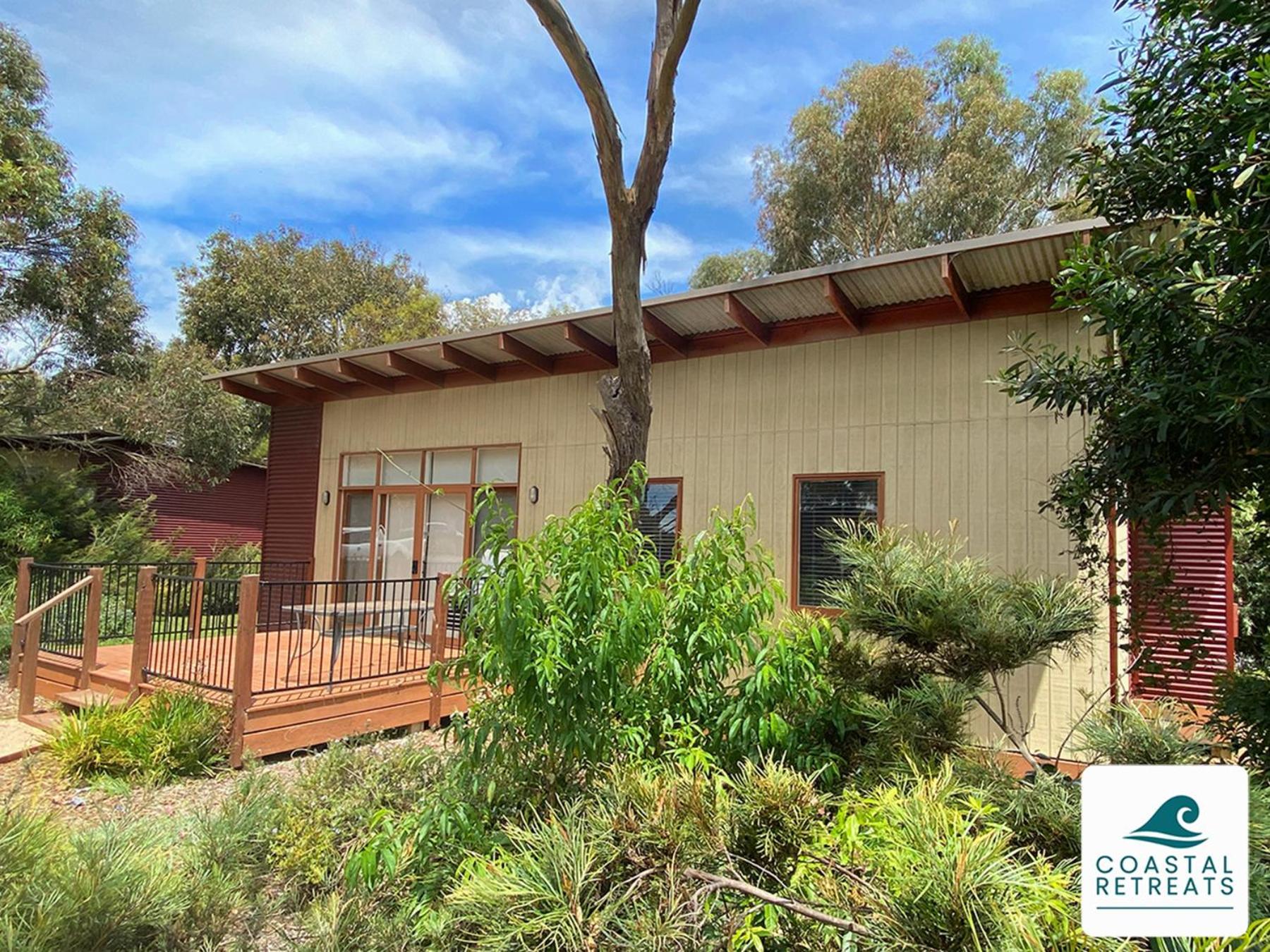 The Purple Hen Hideaway Ramada Villa